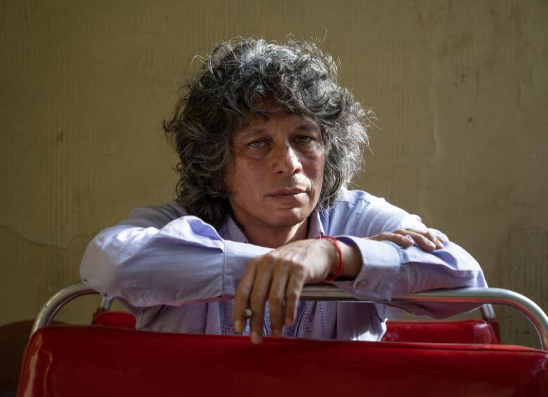“Escribir no es sentarse desde por la mañana a teclear”: Luis Miguel Rivas