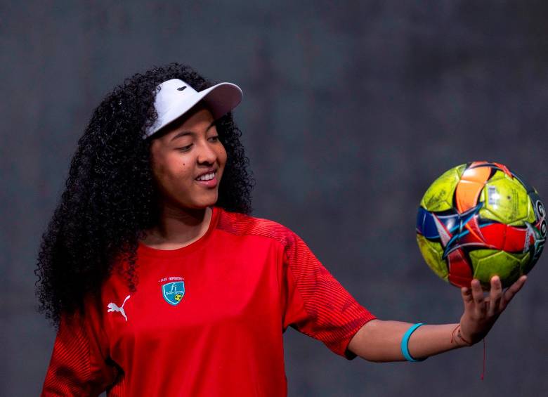 “No me gustaba perder y siempre los pelados, como sabían que no me gustaba perder, se burlaban. Es que siempre que perdía terminaba llorando, nunca me ha gustado perder”, cuenta Yimara Rojas. Foto: Cortesía