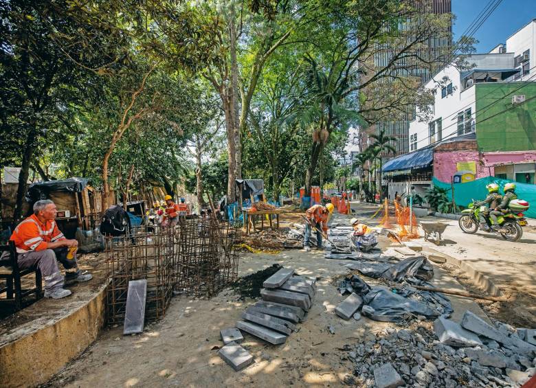 En el Parque Lleras, los comerciantes están cansados de los retrasos en las obras