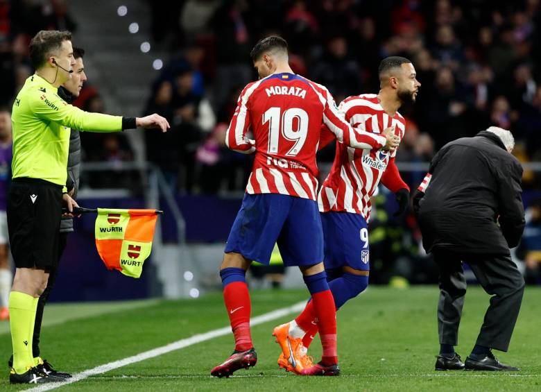 Memphis Depay reemplazó al español Álvaro Morata en el segundo tiempo del partido ante Real Valladolid de este fin de semana. FOTO: EFE
