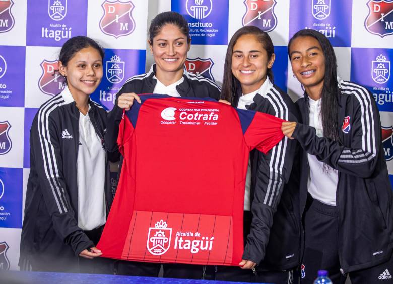 Mariana Sastoque, Sandra Sepúlveda, Carolina Arbeláez y Estefanía González, 4 caras nuevas del DIM para este 2023. FOTO Carlos Velásquez 