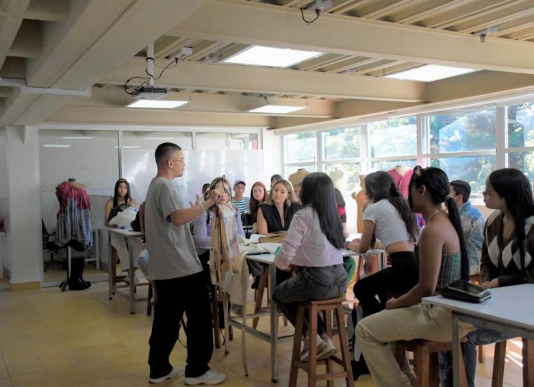 Jóvenes Creadores es la pasarela académica con más trayectoria de Colombiamoda y se gesta en Colegiatura. FOTO Cortesía.