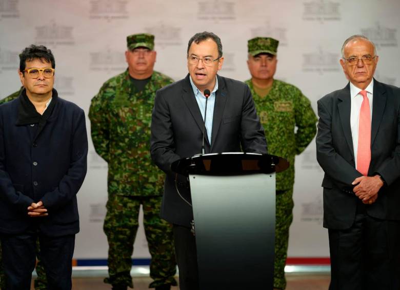 El Alto Comisionado para la Paz, Danilo Rueda, el MinInterior, Alfonso Prada y el MinDefensa, Iván Velásquez, derogaron el decreto del cese al fuego con el ELN . FOTO CORTESÍA