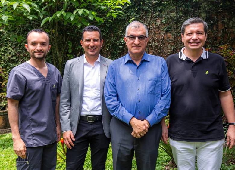 De izquierda a derecha cuatro (de los cinco) especialistas que participaron en la investigación: Camilo Madrid Muñoz, Jaime Alberto Gallo Villegas, Dagnovar Aristizábal Ocampo y Diego Luis Álvarez Montoya. FOTO Carlos Velásquez