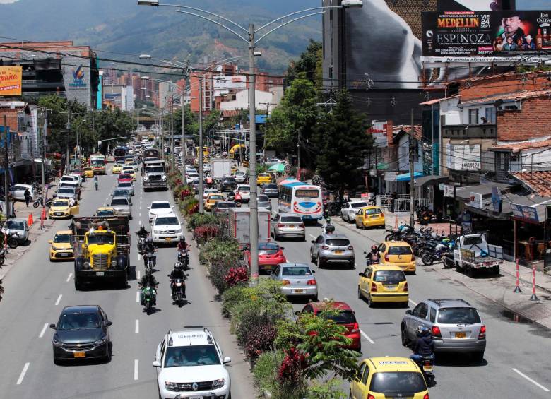 Los únicos vehículos exentos del pico y placa son aquellos utilizados para la atención de emergencias o que usen motores a gas o eléctricos. FOTO ARCHIVO: EDWIN BUSTAMANTE RESTREPO