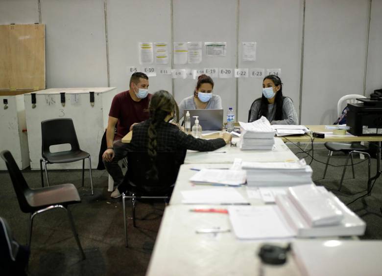Tras revisar sus bases de ddatos, la Procuraduría encontró material que podría llevar a exluir a 3.000 jurados de votación de las próximas elecciones. (Imagen de referencia) FOTO Colprensa