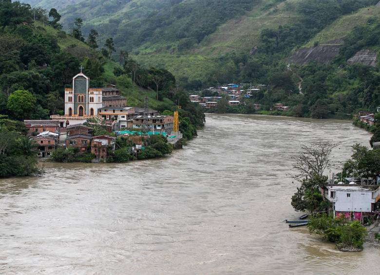 Puerto Valdivia será una de las poblaciones que será evacuada con el inicio de la operación de la primera unidad. FOTO: ESNEYDER GUTIÉRREZ CARDONA