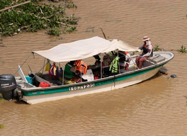 Ahora las labores de los organismos de socorro se concentran en rescatar a Geiner Stiwar David Mira, el tercer hombre desaparecido en el embalse. FOTO: CORTESÍA