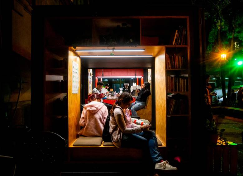 En agosto, la Plazoleta San Ignacio fue un faro cultural en el Centro de Medellín. FOTO camilo suárez.