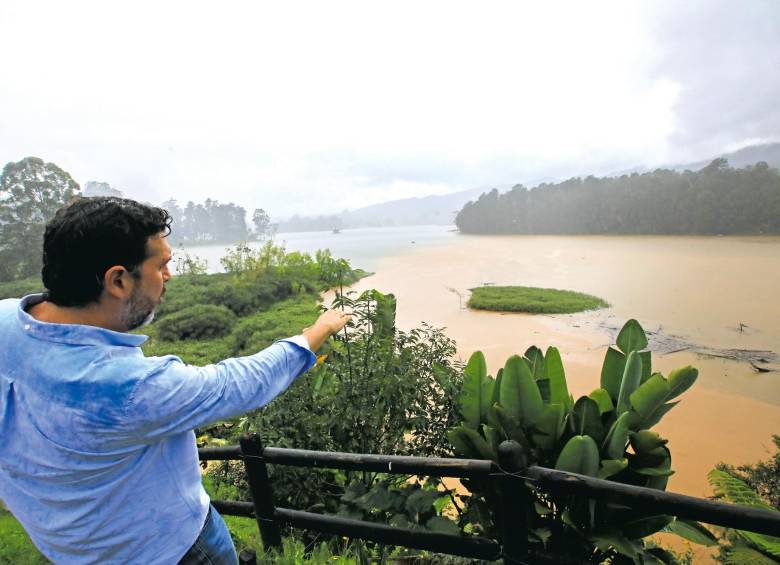 En las imágenes se ve la dimensión de la sedimentación que se está comiendo parte del embalse, arrastrando, además, contaminantes hacia la planta de potabilización. FOTO esneyder gutiérrez