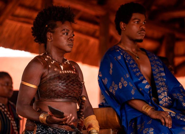 Viola Davis y John Boyega en la nueva película La mujer rey. FOTO Cortesía Sony Pictures