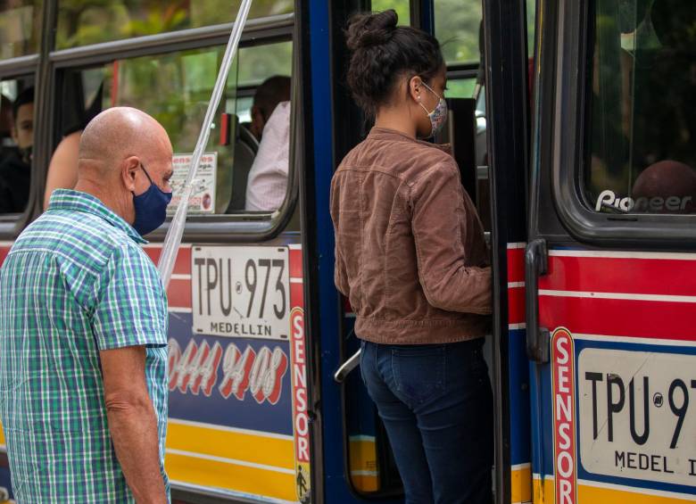 En enero tarifas del transporte presionaron el costo de vida, según el Dane. FOTO EL COLOMBIANO