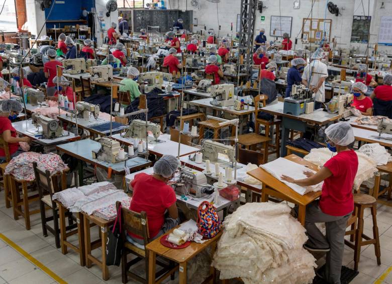 En abril, el 18,5 % de las empresas presentó alguna afectación en su operación, en su mayoría relacionada con la covid-19. Foto: Edwin Bustamante 
