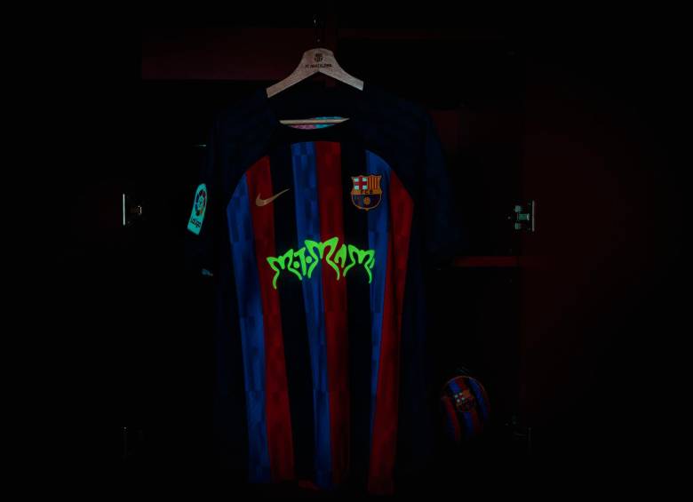 El logotipo de la camiseta exclusiva brillará en la oscuridad. FOTO: TOMADA DEL TWITTER @FCBarcelona_es
