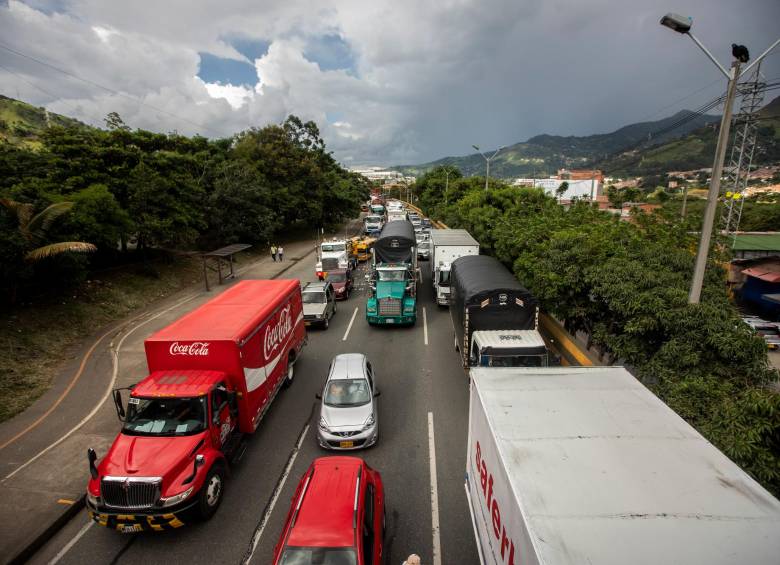 Gremio de transportadores piden que se congelen los precios de los peajes a nivel nacional sin distinción de la autoridad a cargo (Invías, ANI, gobernaciones y/o alcaldías). Foto: Camilo Suárez