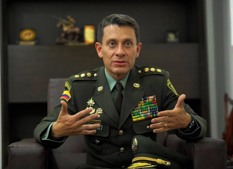 El director de la Policía, Henry Sanabria, dijo que el Esmad está acompañando a los jueces que acuden a las tierras invadidas. FOTO: Cortesía