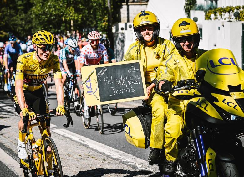 El danés Jonas Vingegaard se coronó campeón del Tour de Francia. FOTO TOMADA @LETOUR