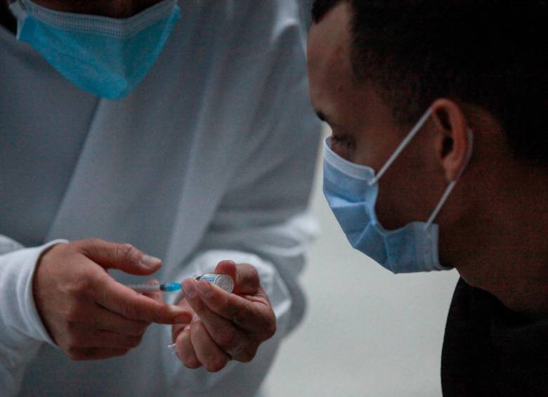 Este lunes, el Ministerio de Salud reportó el número más bajo de contagios por Covid-19 desde que comenzó diciembre. Foto: Colprensa.