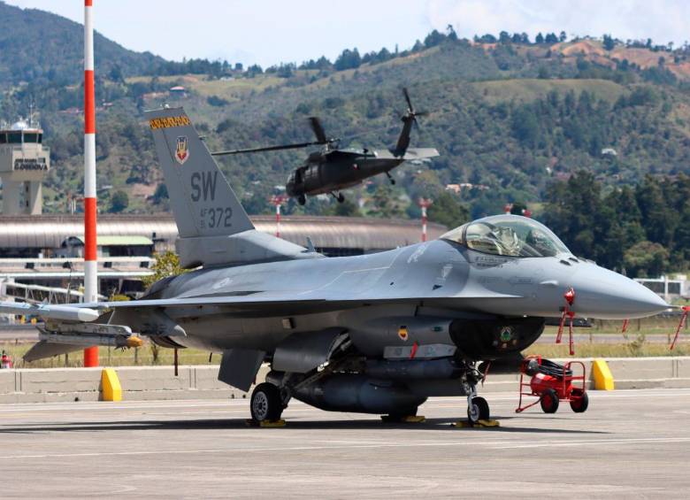 Colombia y EE.UU. inician entrenamientos con aviones F-16 y Kfir