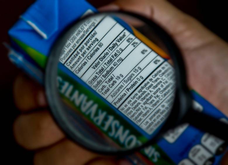 La OPS señala que el consumidor recae en sesgos cognitivos al comprar productos como comestibles, por la falta de información nutricional clara y precisa. De ahí la necesidad de mejorar la presentación de dicha información. FOTO Juan Antonio Sánchez