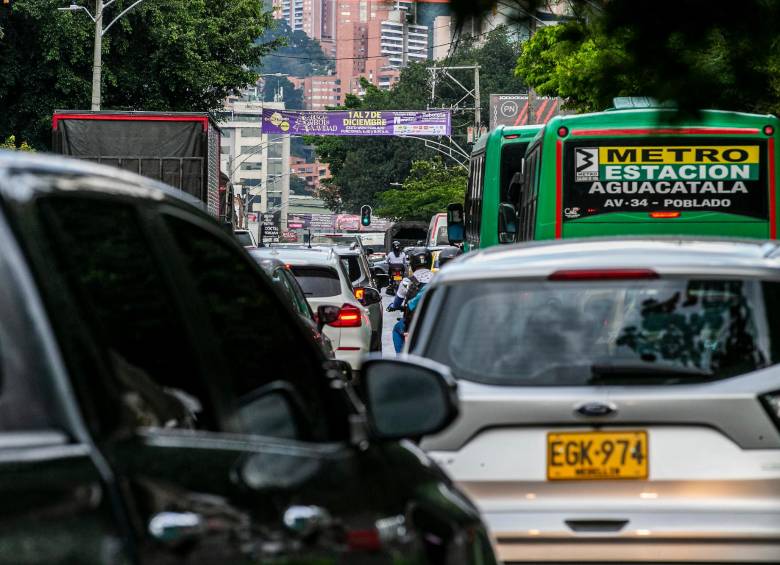 La medida de pico y placa aplica este miércoles para carros particulares, motos y taxis. FOTO: ESNEYDER GUTIÉRREZ