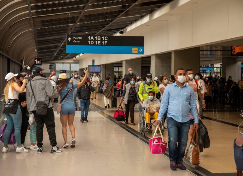 Se aconseja a los viajeros comprar los tiquetes antes de que inicie el próximo año ara evitarse el 19%. FOTO ARCHIVO