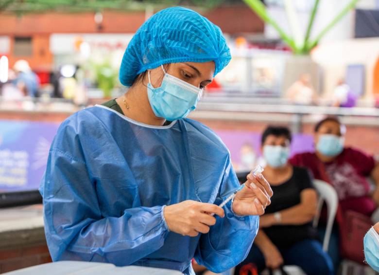 Medellín tiene puntos de vacunación tanto en la red pública de Metrosalud, como en la privada. FOTO carlos velásquez 