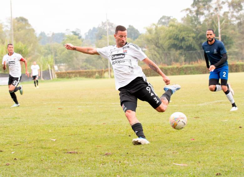 Luciano Pons, de buen rendimiento en el inicio de la Liga, espera no verse afectado por los cambios que tendría el equipo adelante. FOTO: CORTESÍA DIM