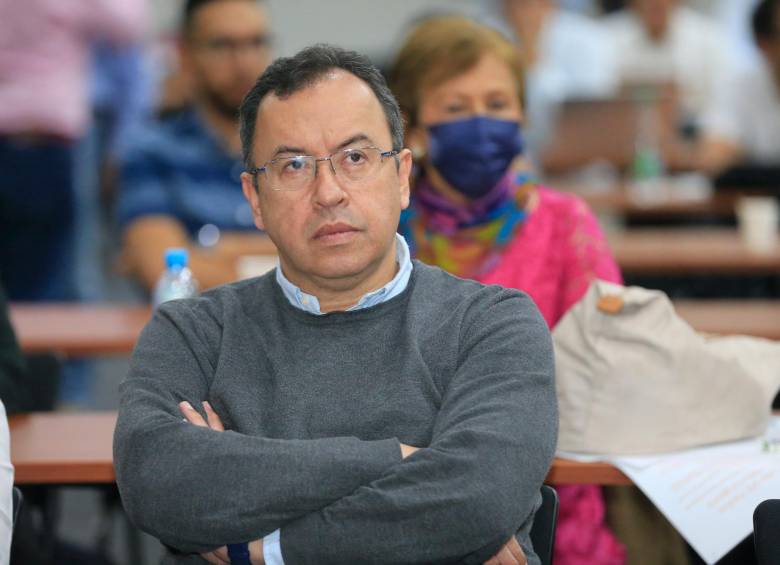 Alfonso Prada aseguró que la intención de la convocatoria es generar discusión ciudadana en torno a los temas de interés nacional. FOTO ESNEYDER GUTIÉRREZ 