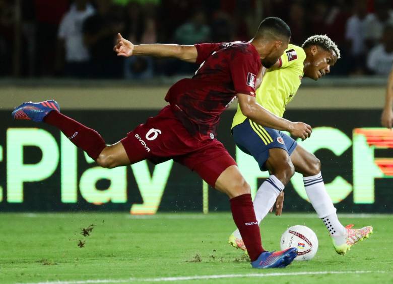 Colombia busca su paso al repechaje en Venezuela. FOTO EFE