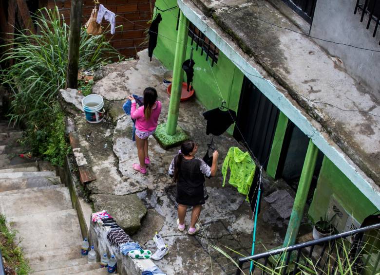 La entrega de bienes físicos para mujeres dedicadas al trabajo doméstico no registra avances. FOTO Julio césar herrera