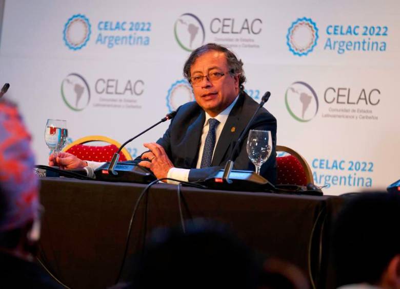 El presidente, Gustavo Petro, aseguró que Colombia no entregará las armas rusas que tiene en su poder a Estados Unidos para que ese país las envíe a Ucrania .FOTO: Cortesía Presidencia