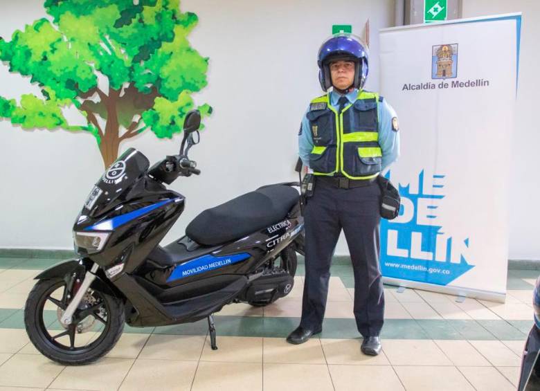 Las 20 motos que donó Corea a la Secretaría de Movilidad de Medellín llevan un año archivadas en un parqueadero