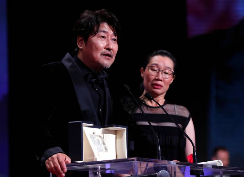  Song Kang-ho, conocido por “Parásitos”, ganó un reconocimiento por su trabajo en el filme “Broker” del director Hirokazu Kore-Eda. FOTO EFE