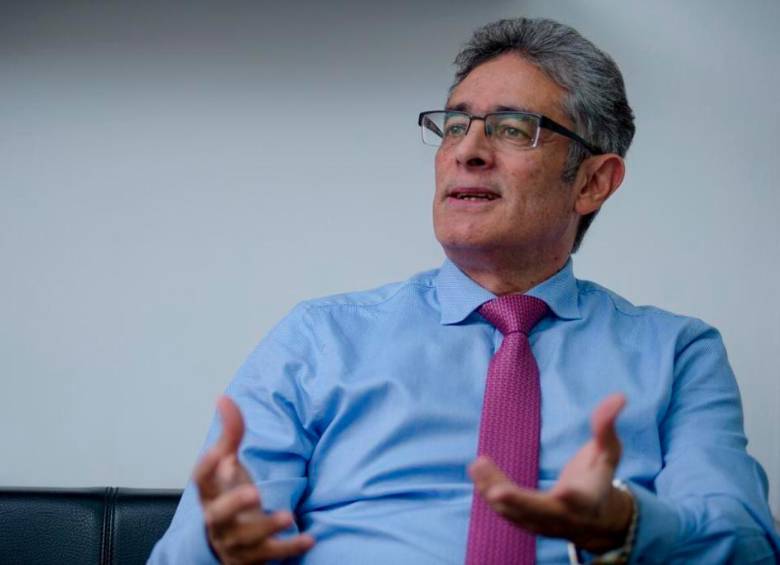“Un futuro para el olvido: las políticas públicas entre la pandemia y la indignación” es el título del libro que el ex viceministro de Desarrollo Empresarial, Saúl Pineda Hoyos, presenta en la Filbo. FOTO cortesía