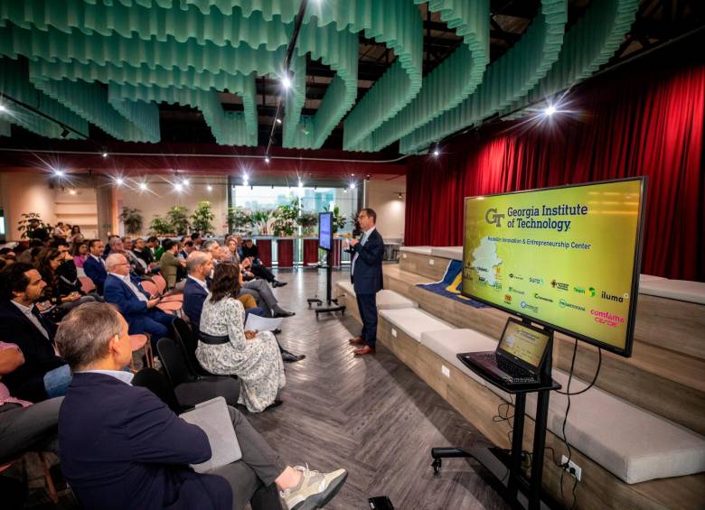 Entre las empresas que unieron fuerzas y recursos para poner en marcha el proyecto están Bancolombia, Celsia, Crystal, Sura, TCC, Globant, Universidad EIA, UPB, Eafit, Microsoft, entre otros. FOTO camilo suárez