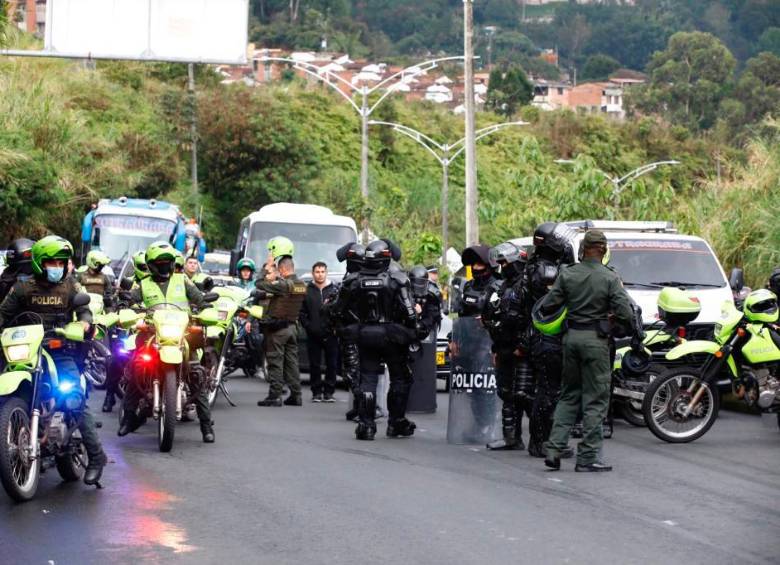 Protesta ciudadana bloqueó la vía al Túnel de Occidente en Medellín