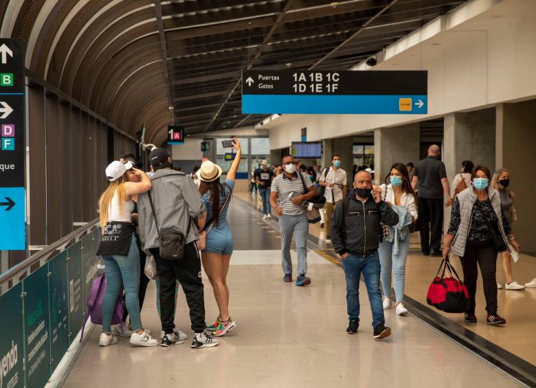 La operación del terminal aéreo se vio afectada por un accidente que no dejó personas lesionadas. FOTO: EDWIN BUSTAMANTE RESTREPO