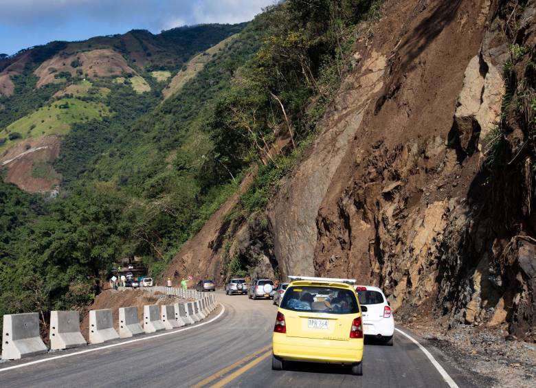 Los cierres se hacen desde el año pasado entre los puntos de referencia 56+000 y 59+000. FOTO: EDWIN BUSTAMANTE