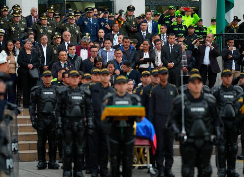 A la ceremonia asistieron los altos mandos militares, sus compañeros y el presidente Gustavo Petro. FOTOS CORTESÍA PRESIDENCIA 