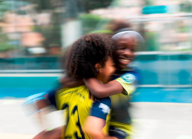“El llamado”, cuenta la historia de tres mujeres que han decidido enfocar todos sus esfuerzos a ser jugadoras profesionales de fútbol. Foto: Cortesía