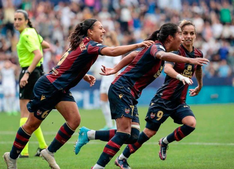 Mayra Ramírez recibió graves insultos por parte de la afición local. FOTO EFE