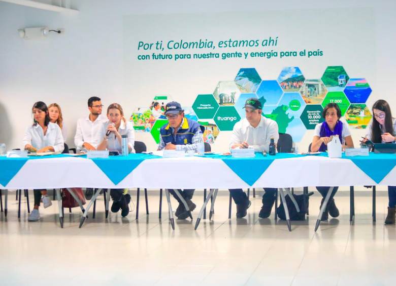 La reunión y el recorrido por Hidroituango de este viernes fueron encabezados por las ministras de Minas y Energía, Medio Ambiente y el director de la UNGRD. FOTOS Cortesía