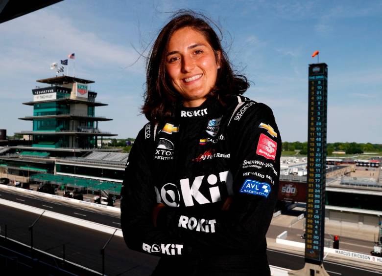 Tatiana Calderón es la primera piloto colombiana en competir en la IndyCar y Fórmula 2. FOTO: GETTY 