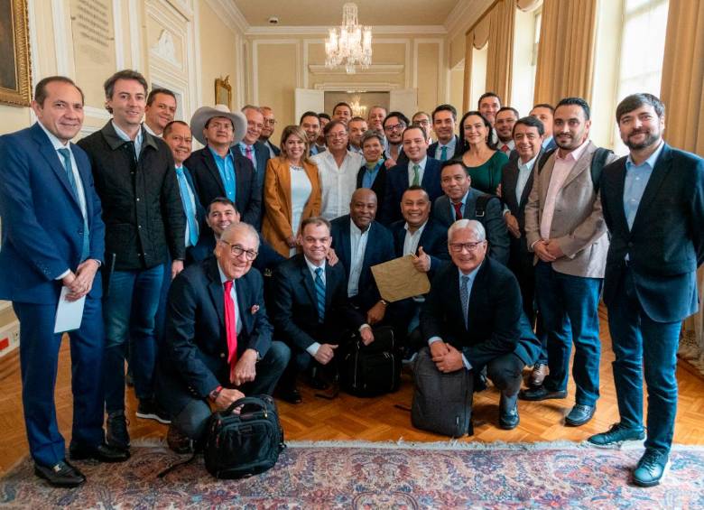Alcaldes de las capitales apoyan reforma tributaria del gobierno Petro