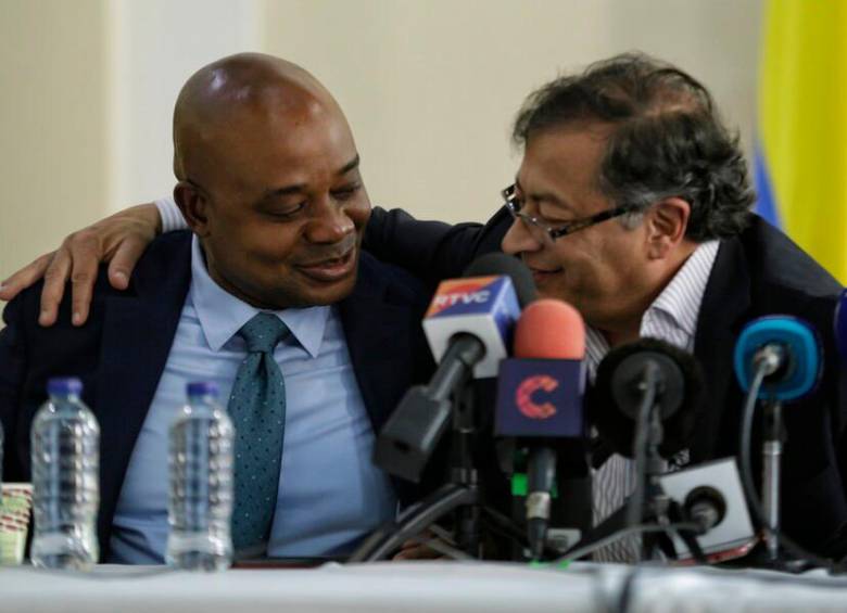 Luis Gilberto Murillo apoyó a Gustavo Petro de cara a la segunda vuelta presidencial, pues en la primera vuelta fue la fórmula vicepresidencial del excandidato Sergio Fajardo. FOTO COLPRENSA 