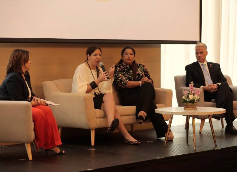 En el encuentro se habló sobre programas de inversión que tiene Panamá para los empresarios colombianos.