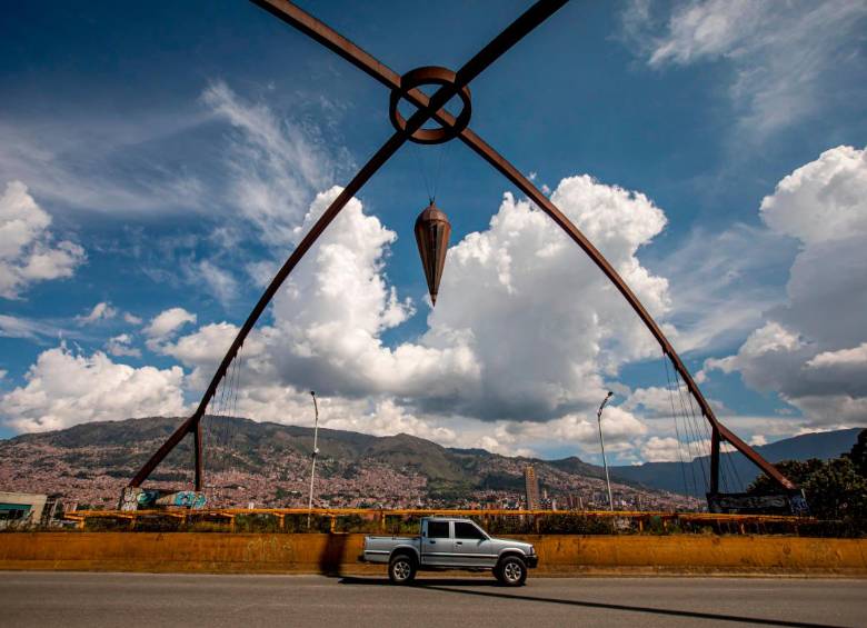 Así está el péndulo de Punto Cero, al norte de Medellín. FOTO: CARLOS VELÁSQUEZ