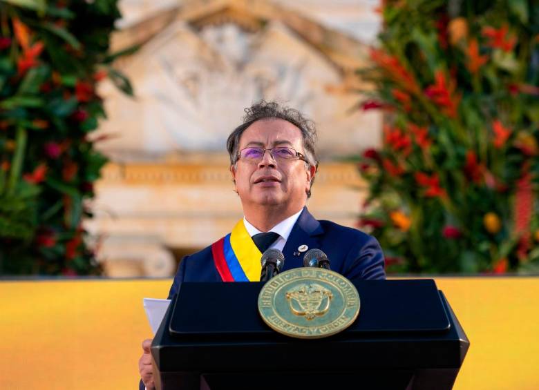 Gustavo Petro tomó posesión como presidente de Colombia