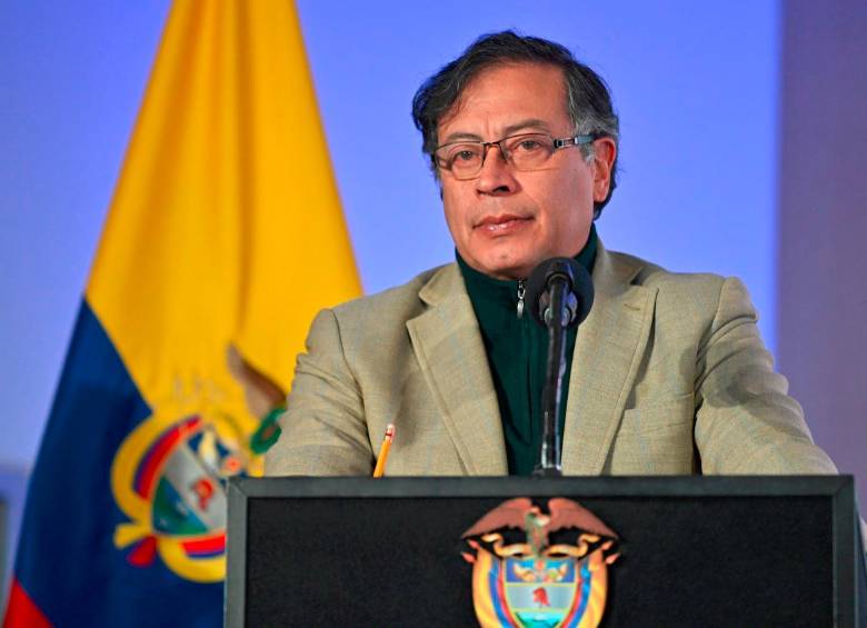 El presidente Gustavo Petro anunció que el Gobierno le entregará un millón de pesos mensual a 100.000 jóvenes que serán seleccionados como voceros de paz. FOTO: Cortesía Presidencia